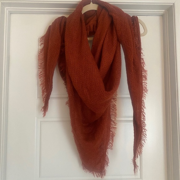 Nordstrom’s Triangle Scarf Rust Womens - Picture 1 of 2
